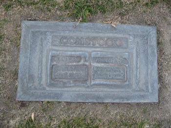 Comstock,   Herbert Lynn gravesite