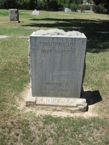 Knoderer,   Earnest F. gravesite