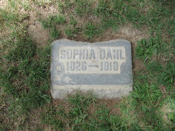 Dahl,   Sophia E. gravesite