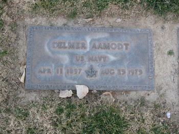 Aamodt,   Delmer gravesite