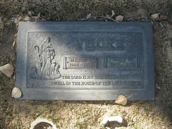 Yecke,   Marie ('Mary') gravesite
