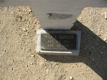 Bartlett,   Twila Alfareta gravesite