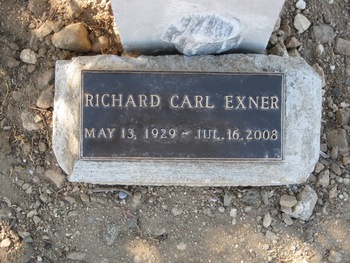 Exner,   Richard Carl gravesite
