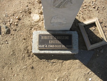 Knittel,   Bobbette Christine gravesite