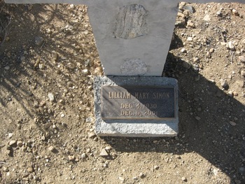 Simon,   Lillian Mary gravesite
