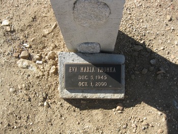 Thomka,   Eva Marie gravesite