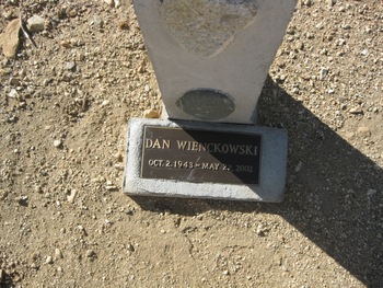 Wienckowski,   Dan gravesite